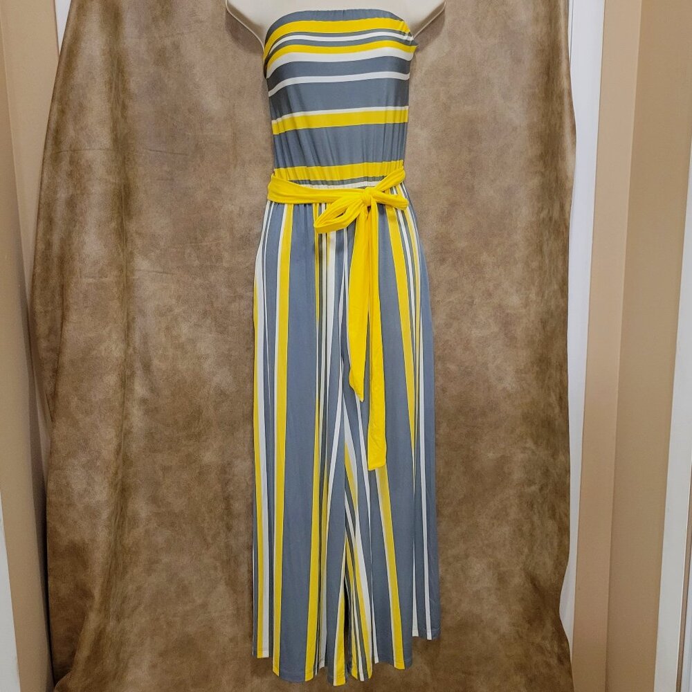 Striped  strapless jumpsuit with pockets